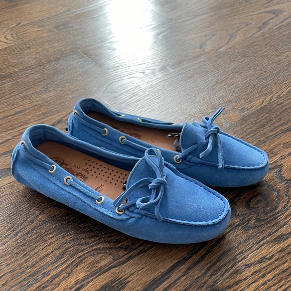 Shoes - Italian leather suede loafer. New! Size 36/6
